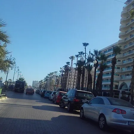 Property Direct Finikoudes شقة لارنكا